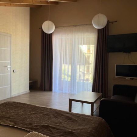 Guest House Letto กากรา ภายนอก รูปภาพ