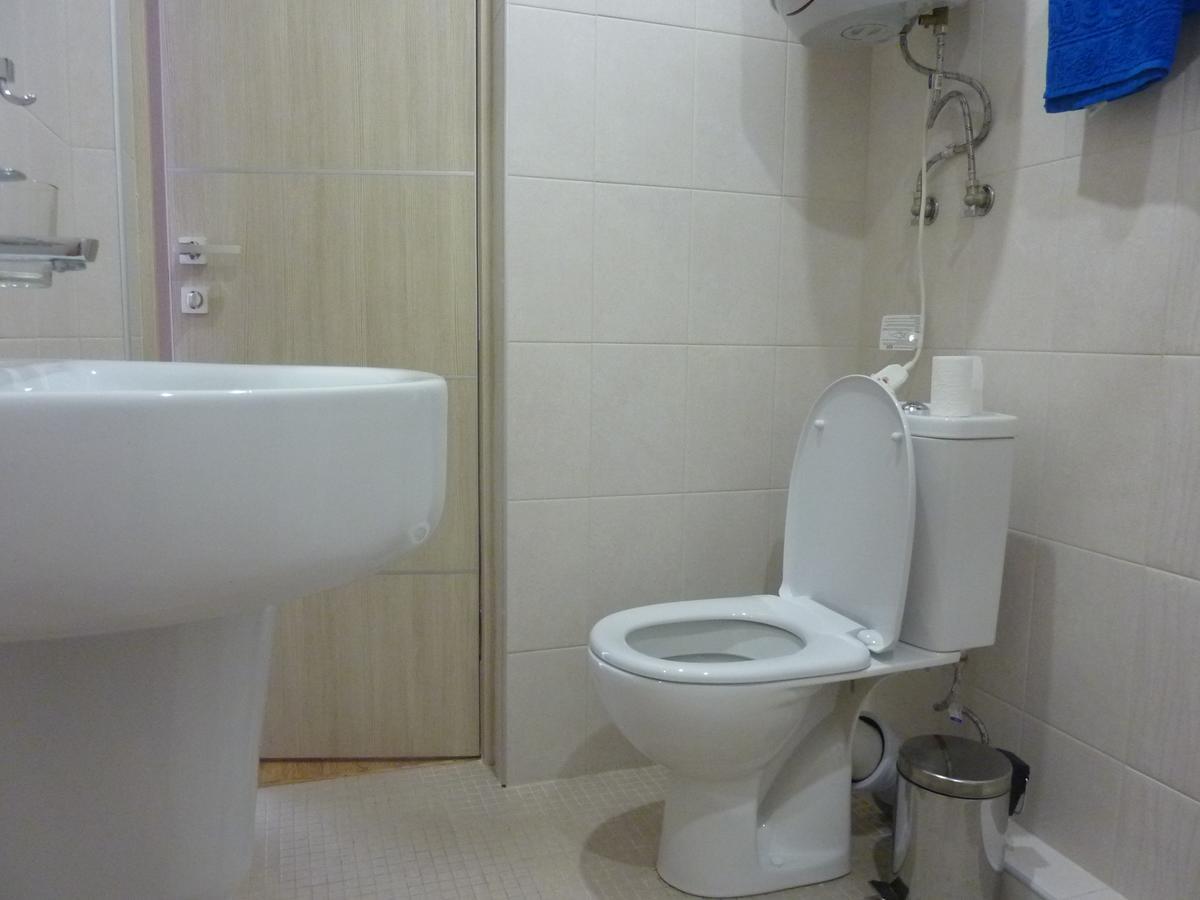 Guest House Letto กากรา ภายนอก รูปภาพ