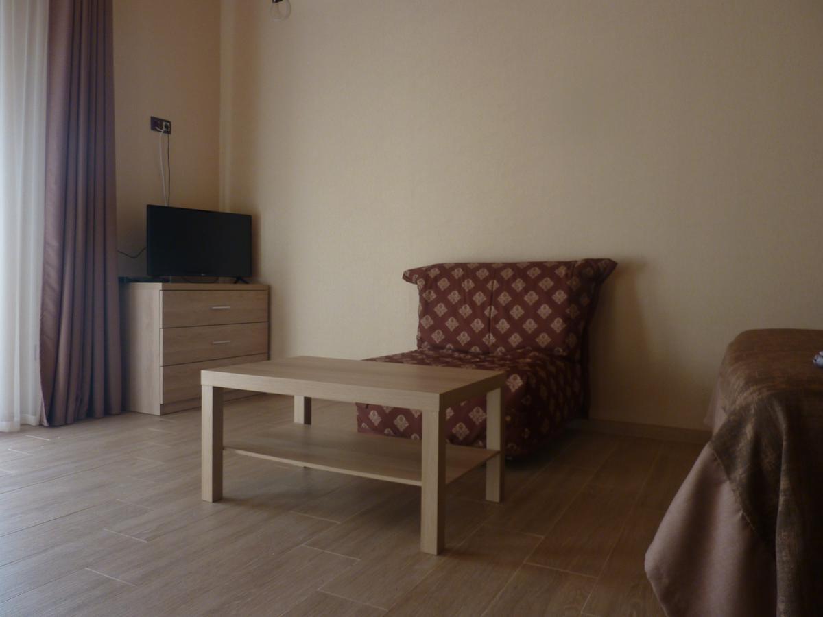 Guest House Letto กากรา ภายนอก รูปภาพ