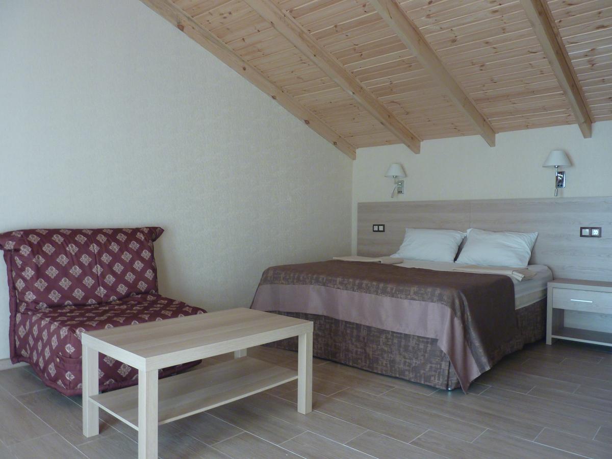 Guest House Letto กากรา ภายนอก รูปภาพ