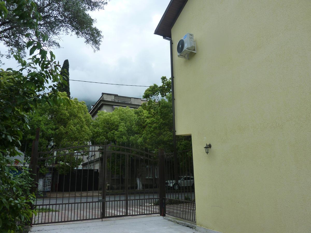 Guest House Letto กากรา ภายนอก รูปภาพ