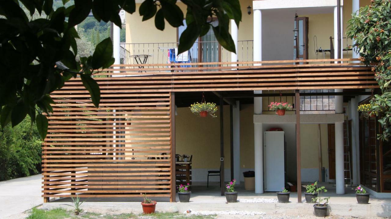 Guest House Letto กากรา ภายนอก รูปภาพ