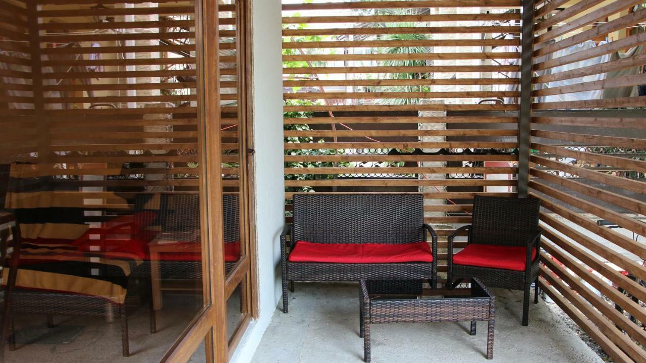Guest House Letto กากรา ภายนอก รูปภาพ